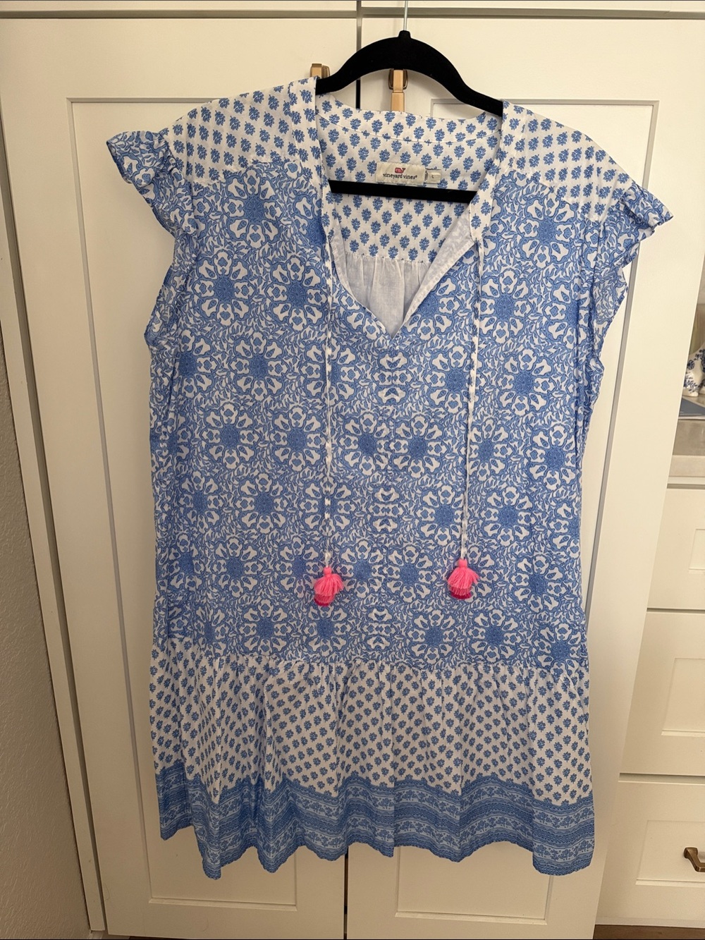 Vineyard Vines White Tunic with Blue Floral Motif